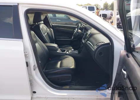 2016 Chrysler 300 Anniversary Edition z USA, uszkodzony, nr VIN 2C3CCAAG0GH295617